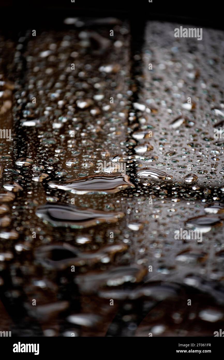 Rain Water on Table Bologna in Emilia-Romagna in Norditalien Sept 2023Wiki: Ist eine Stadt in und Hauptstadt der Region Emilia-Romagna im Norden Stockfoto