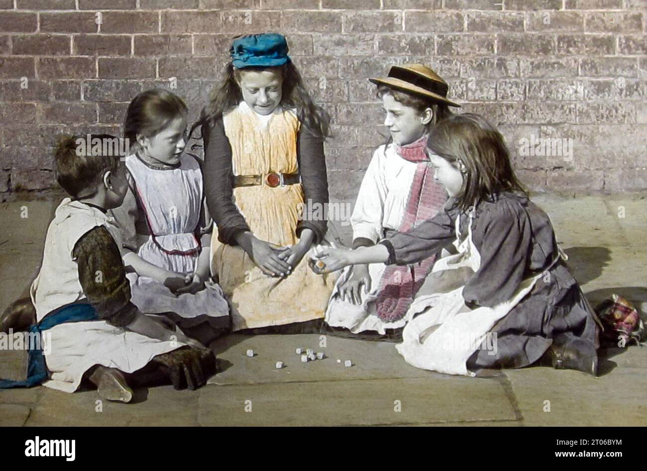 Kinder, die "Jacks" spielen, viktorianische Zeit Stockfoto