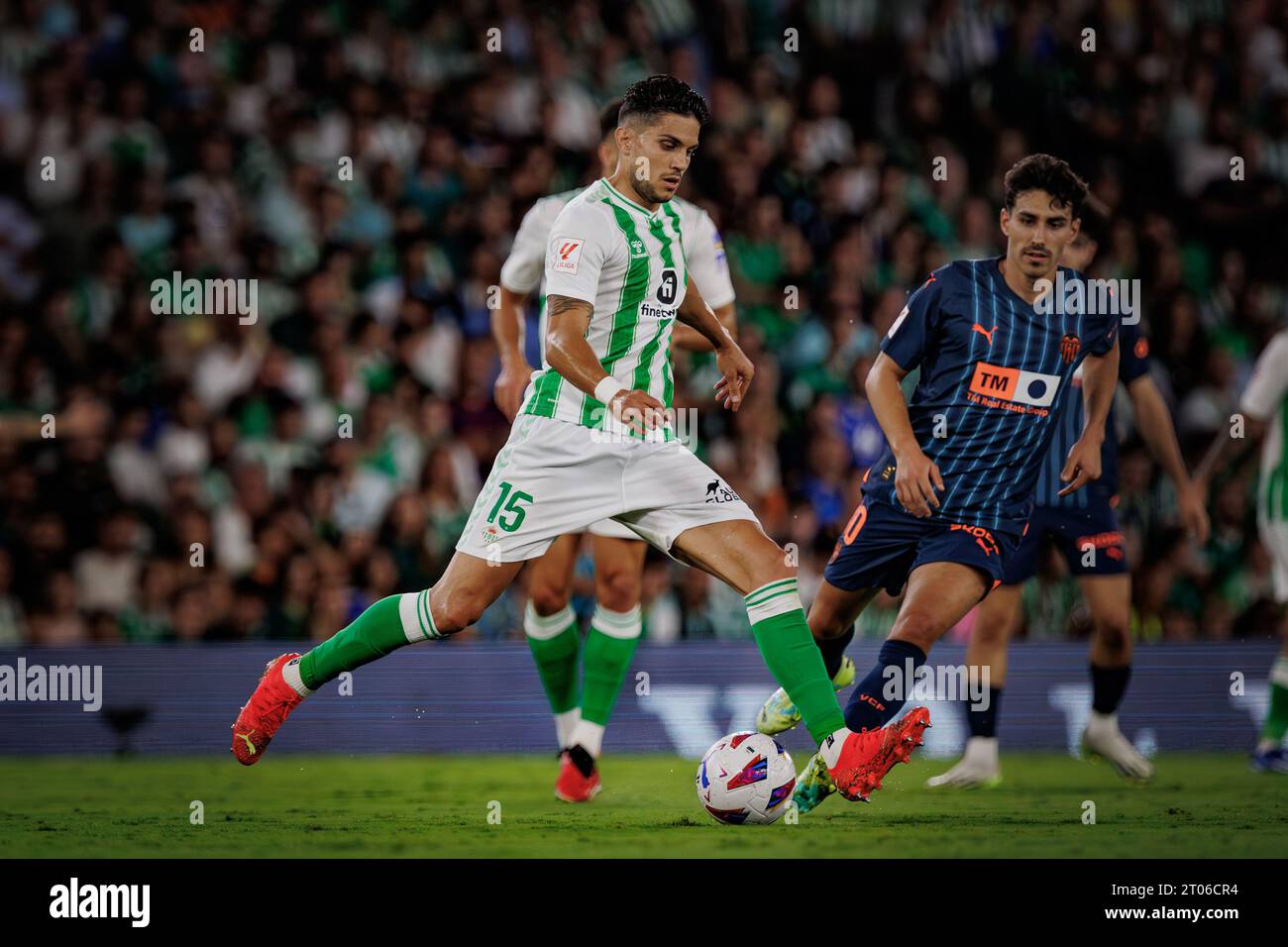 Marc Bartra während des Spiels der La Liga 23/24 zwischen Real Betis und Valencia CF im Estadio Benito Villamarin, Sevilla. (Maciej Rogowski) Stockfoto