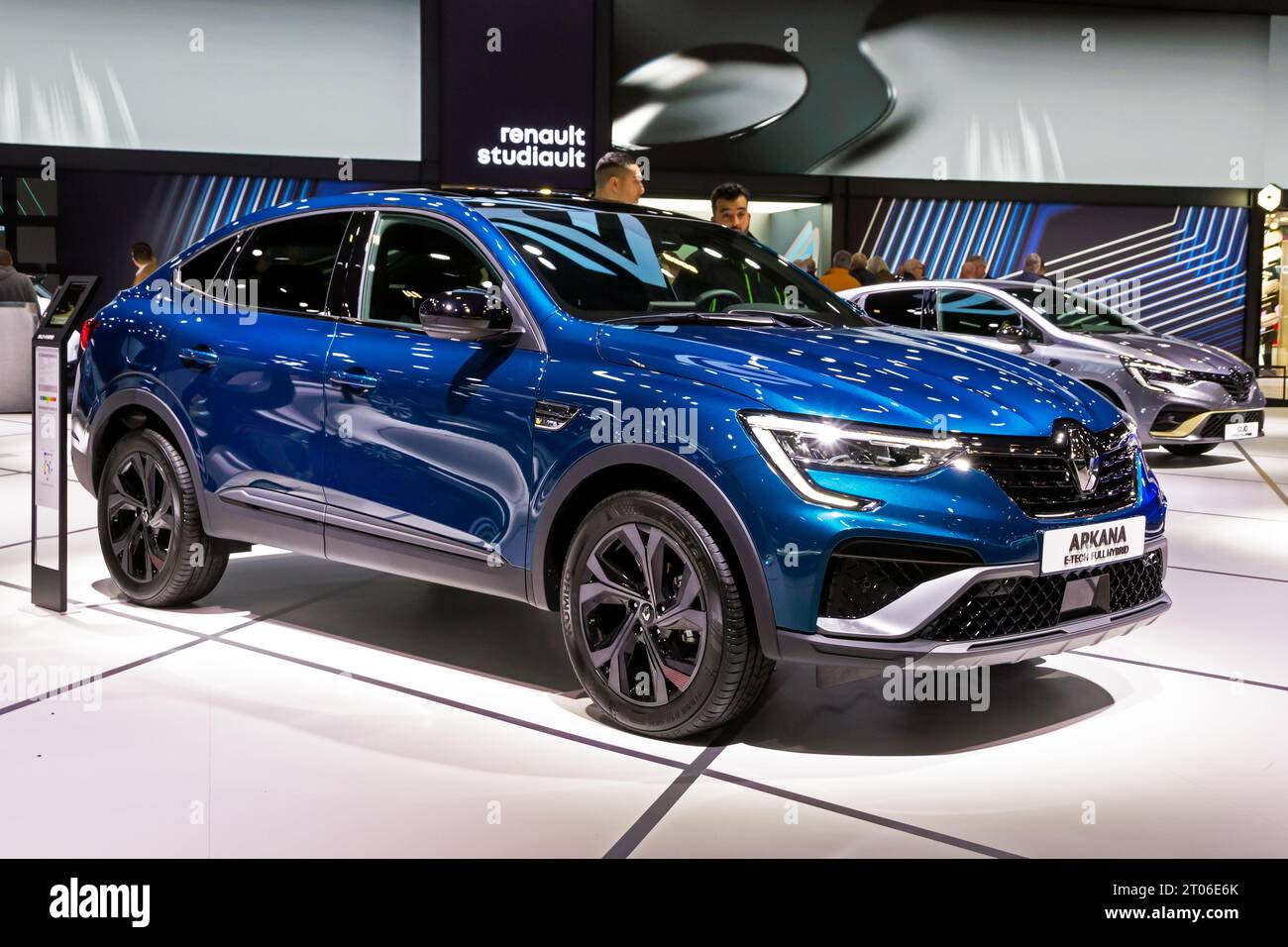 Renault Arkana E-Tech VollHybrid-SUV, der auf der Brüsseler Autosalon European Motor Show vorgestellt wird. Brüssel, Belgien - 13. Januar 2023. Stockfoto