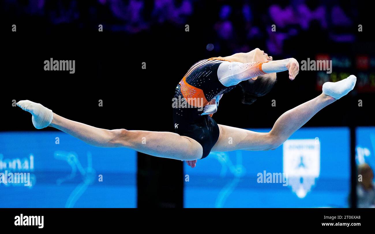 ANTWERPEN - Turnerin Naomi Visser im Team-Finale bei der Turnen