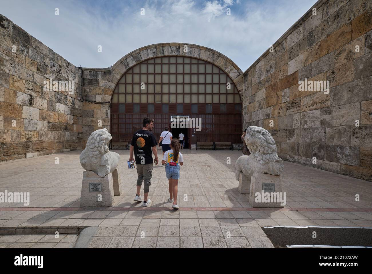 Archäologisches Museum von Hierapolis in Pamukkale, Denizli Türkei, befindet sich in Ruinen restaurierter zentralrömischer Bäder. Stockfoto