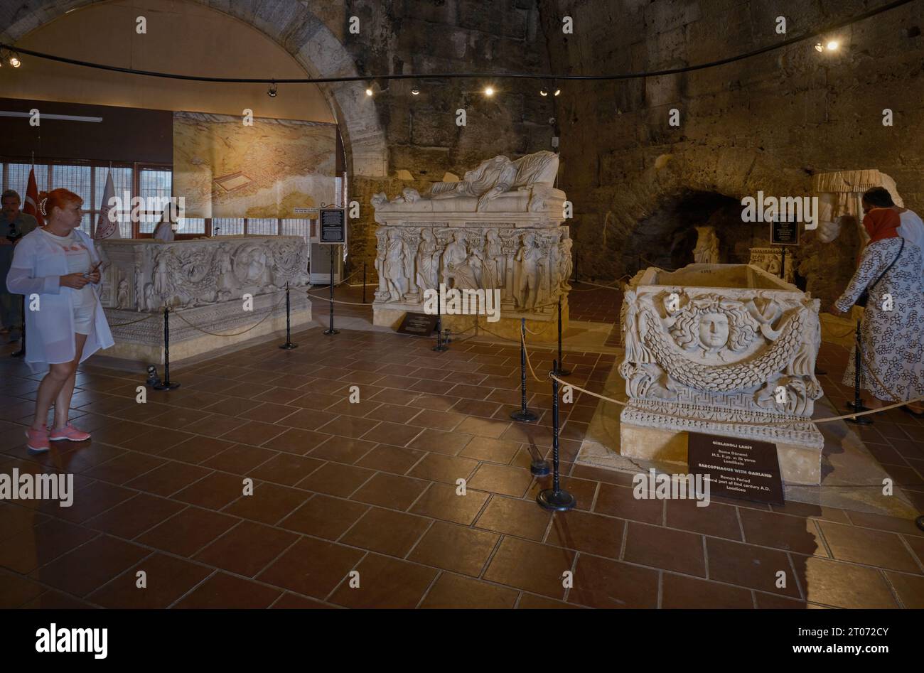 Archäologisches Museum von Hierapolis in Pamukkale, Denizli Türkei, befindet sich in Ruinen restaurierter zentralrömischer Bäder. Stockfoto