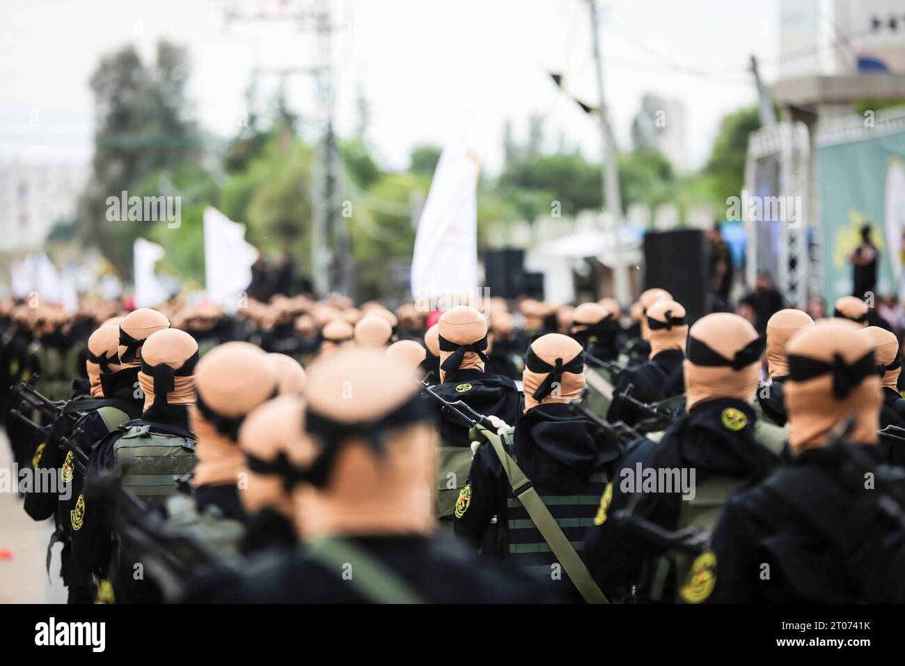 Gaza, Palästina. Oktober 2023. Palästinensische Militante der Islamischen Dschihad-Bewegung nehmen an einer Anti-Israel-Militärparade zum 36. Jahrestag der Gründung der Bewegung in Gaza-Stadt Teil Stockfoto
