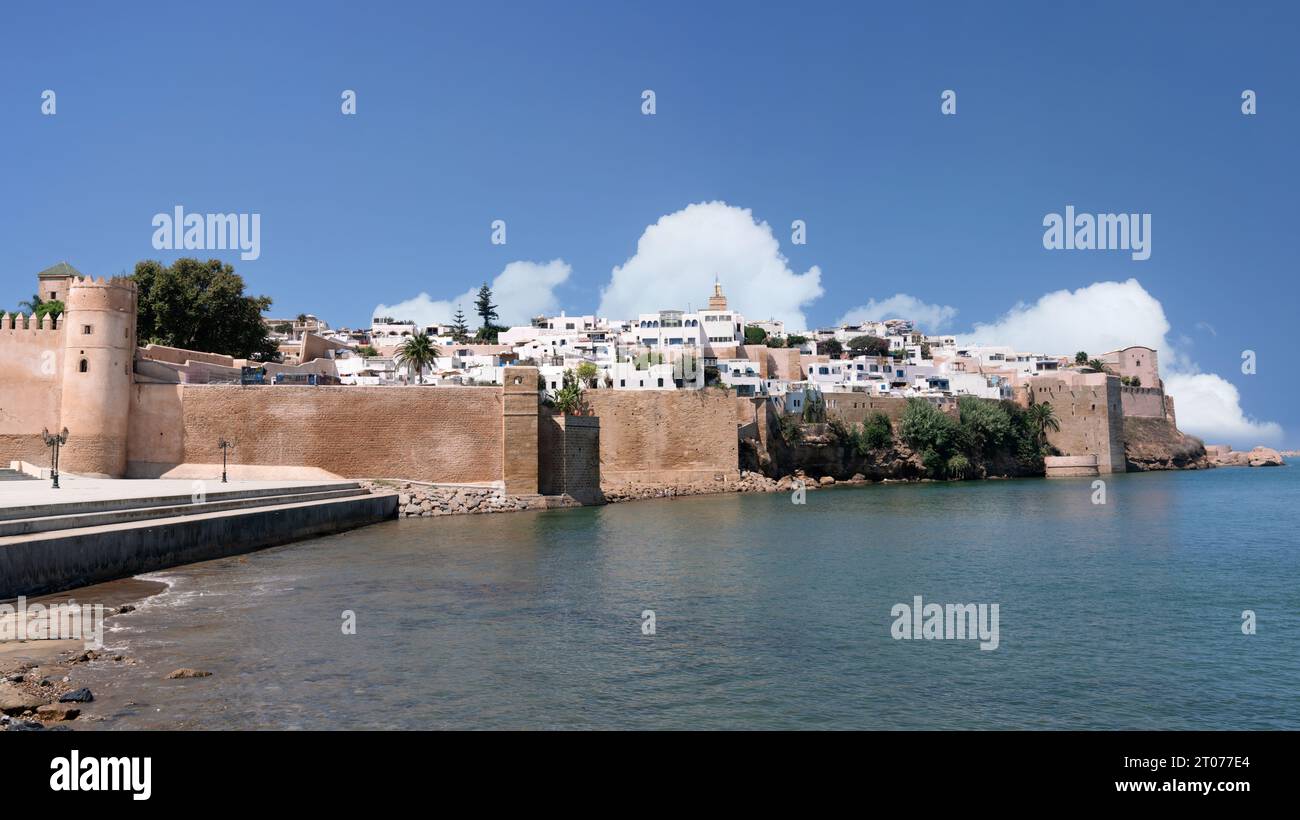 Rabat, Marokko - 9. September 2022: Kasbah von Udayas Festung in Rabat Marokko, ein beliebtes Touristenziel und Heimat einer Reihe von historischen Monumen Stockfoto