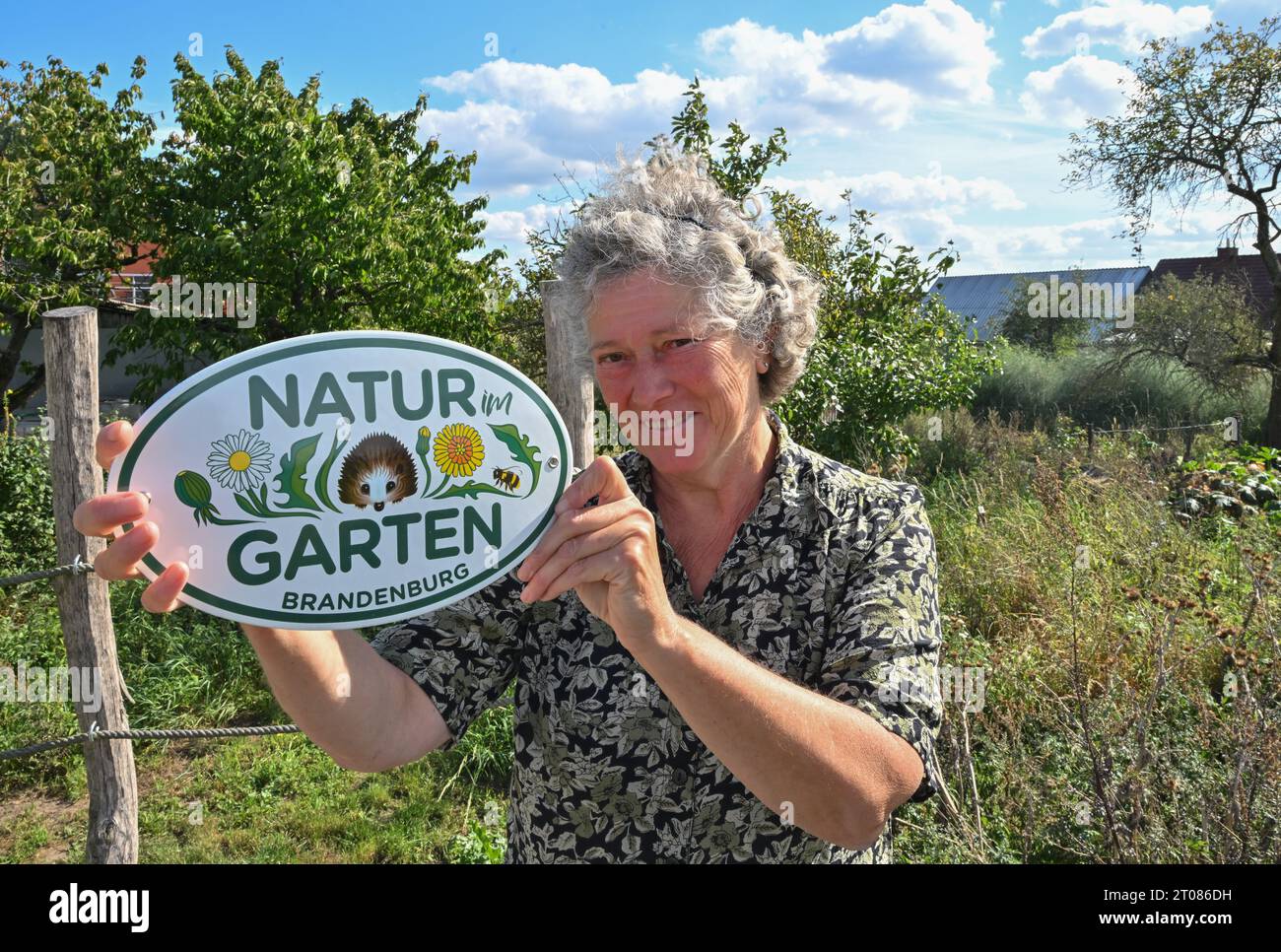Inschrift beschnitten Fotos und Bildmaterial in hoher Auflösung Alamy