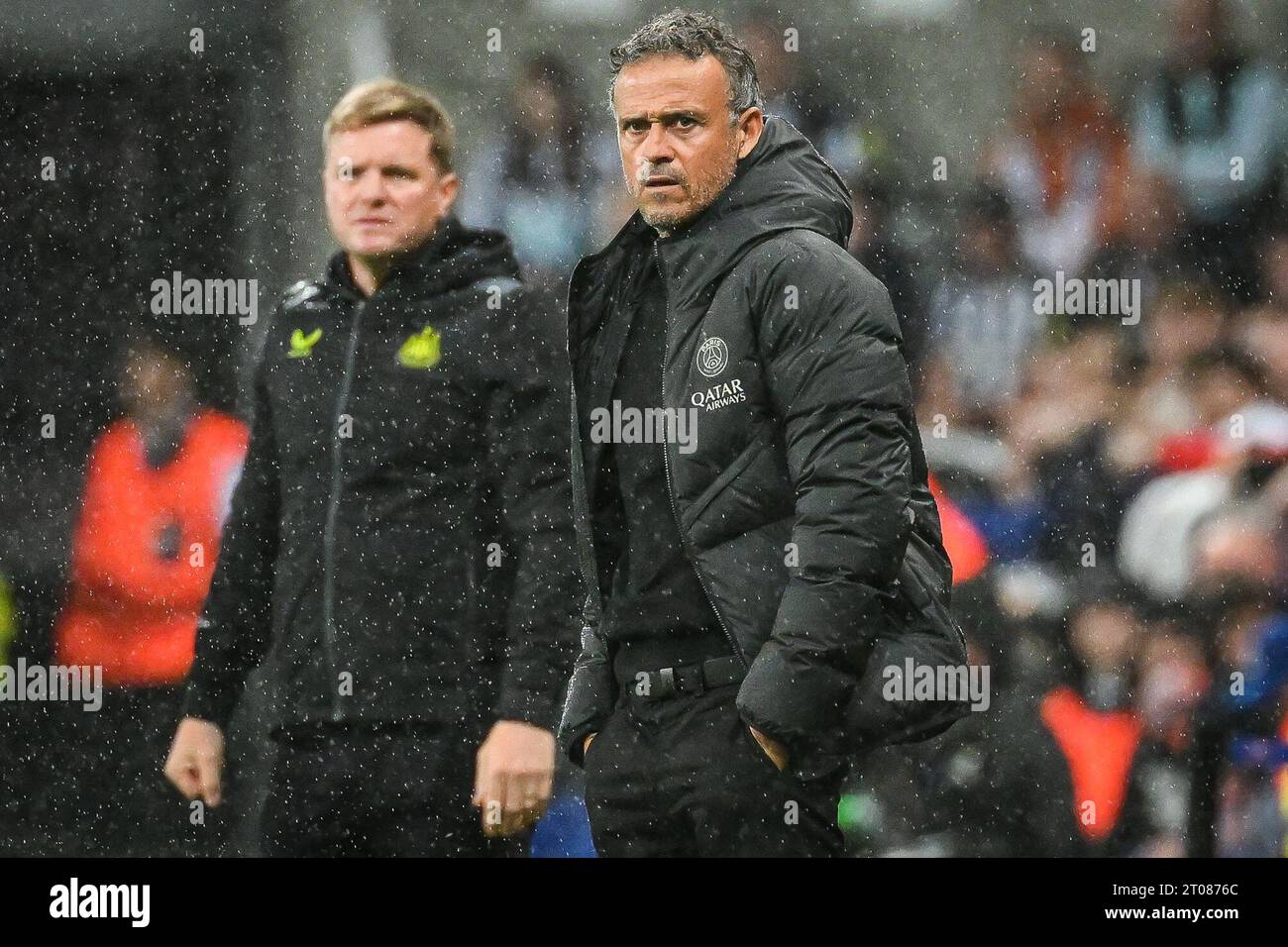 Eddie HOWE von Newcastle und Luis ENRIQUE von PSG während des Gruppenspiels der UEFA Champions League, des Fußballspiels der Gruppe F zwischen Newcastle United FC und Paris Saint-Germain am 4. Oktober 2023 im St James's Park in Newcastle upon Tyne, England Stockfoto