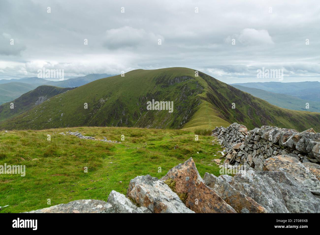 Trum y Ddysgl (709 m), Nantlle Ridge, Eifionydd, Snowdonia Stockfoto