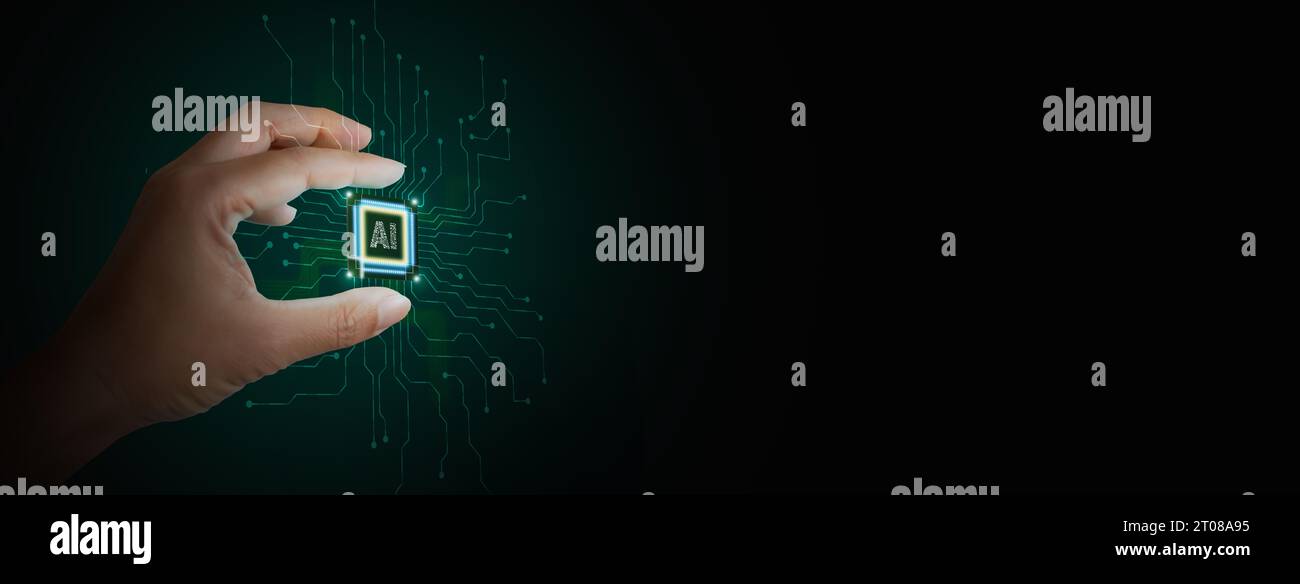 Computertechnik und Leistungskonzept. Super leistungsfähige CPU oder Mikrochip in der Hand eines Mannes, mit Wort KI und künstlicher Intelligenz Stockfoto