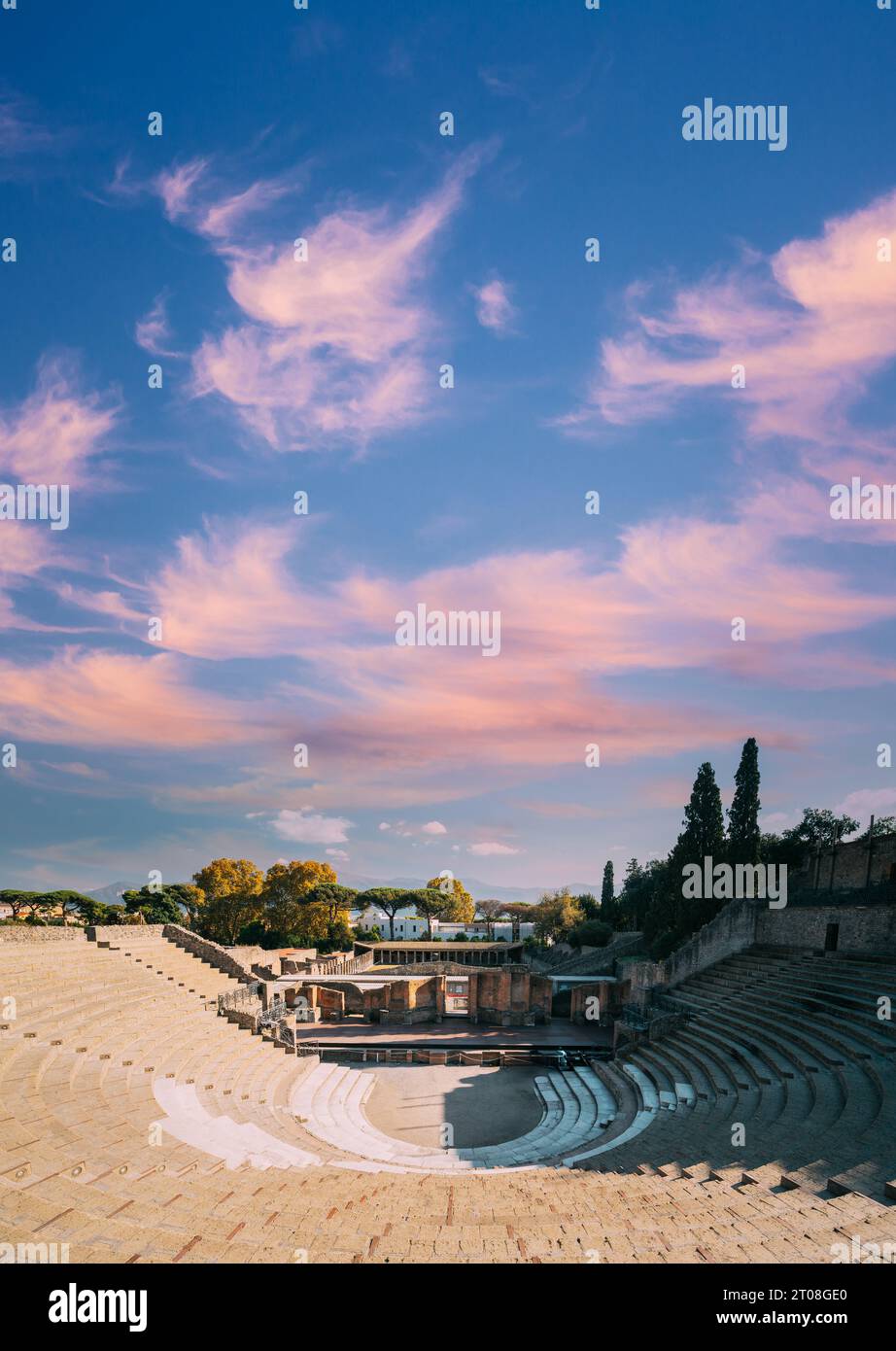 Pompeji, Italien. Blick Auf Das Große Theater Von Pompejus Am Sonnentag Stockfoto