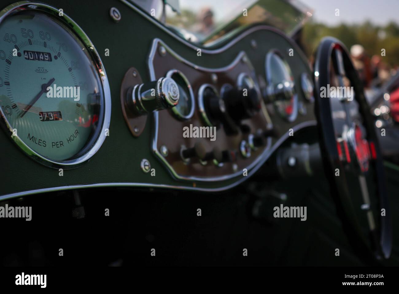 Dashboard-Ansicht eines alten Oldtimers Stockfoto