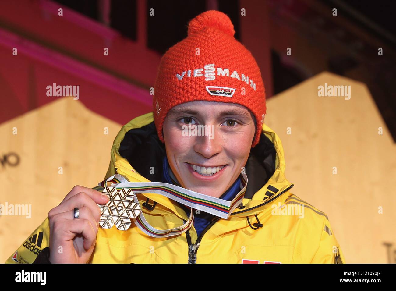 FIS NORDISCHE SKIWELTMEISTERSCHAFT 2013 Nordische Kombination Eric Frenzel gewinnt die Goldmedaille Eric Frenzel mit Goldmedaille FIS Nordische SKIWELTMEISTERSCHAFT Nordische Kombination Gundersen LH in Val di Fiemme, Italien am 01.03.2013 Stockfoto