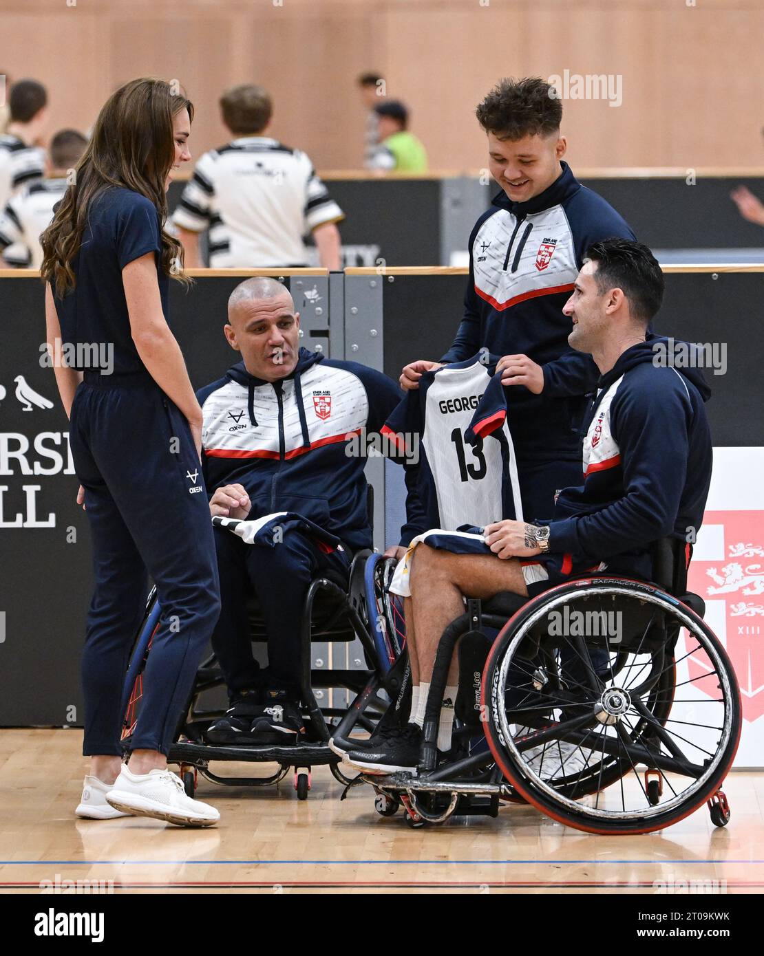 Rumpf, Großbritannien. Oktober 2023. Die Prinzessin von Wales, Schirmherr der Rugby Football League, besucht Hull, um an einem Rugby League Inklusivity Day teilzunehmen, der von der Rugby Football League, dem Hull FC und der University of Hull veranstaltet wird. Die Prinzessin versucht sich im Rollstuhl-Rugby und nimmt an einer Trainingseinheit mit Mitgliedern des World Cup-Siegers England Rollstuhl Rugby League Teil. Quelle: Doug Peters/EMPICS/Alamy Live News Stockfoto