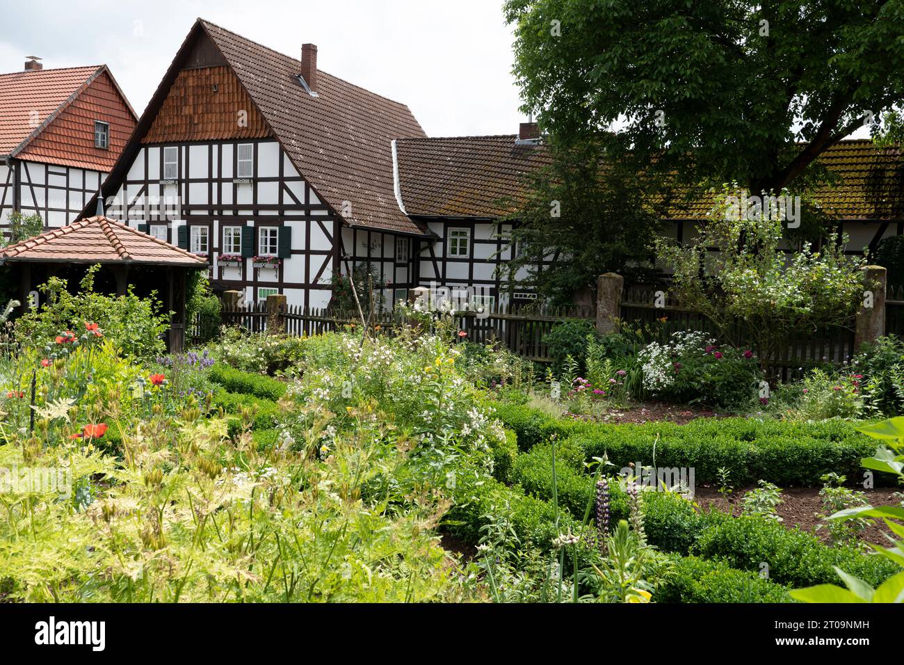 Wilhelm Busch Mühle in Ebergötzen mit dem Mühlengarten im Vordergrund Stockfoto