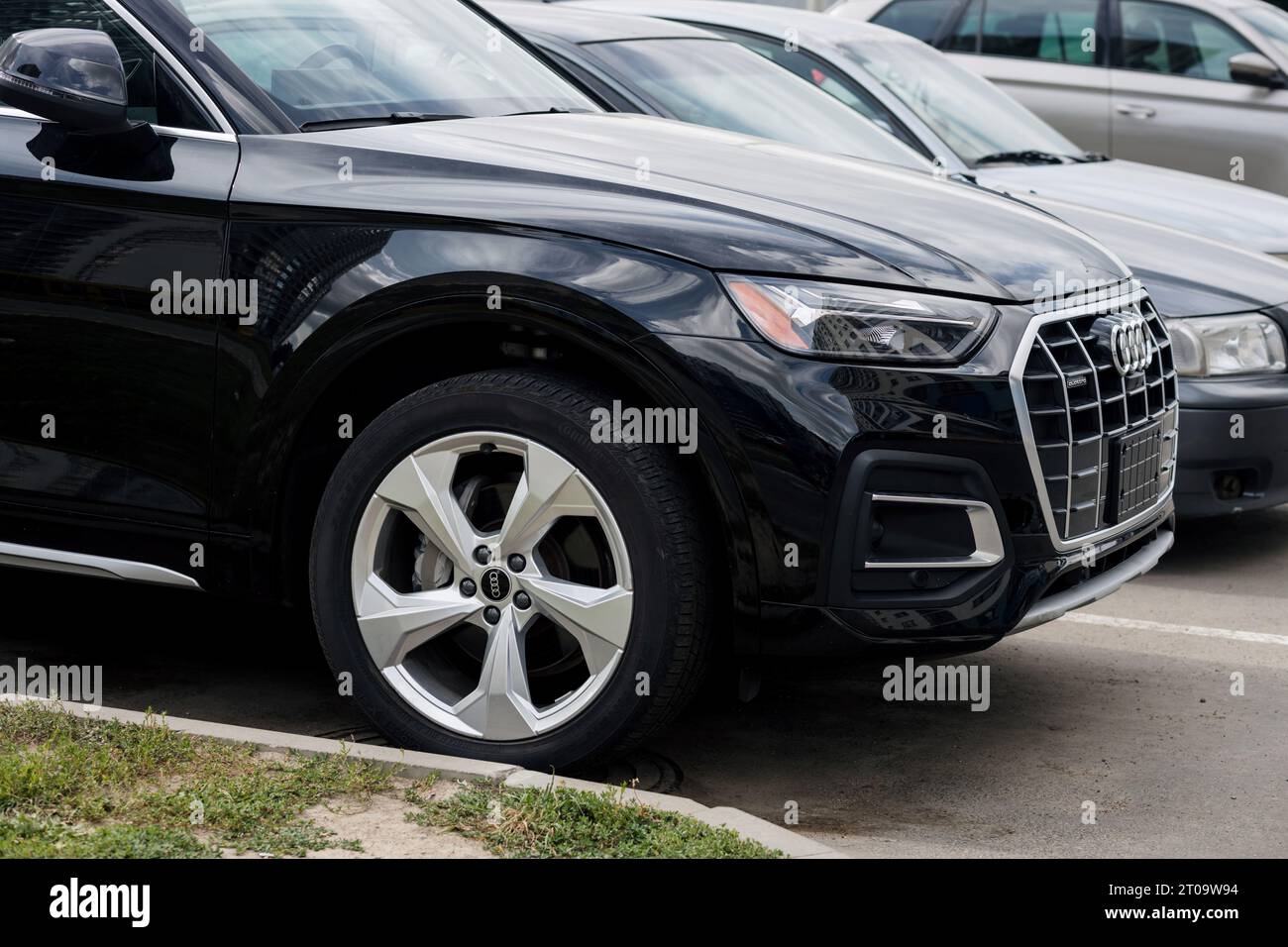 Minsk, Weißrussland, Oktober 2023 - teurer Luxuswagen audi quatro. Deutscher Supersportwagen Stockfoto