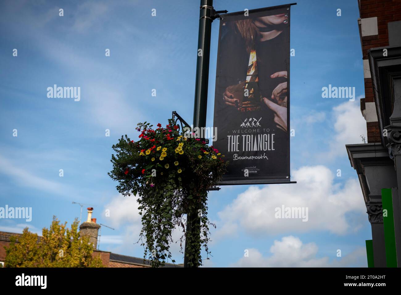 Ein Banner im Dreieck im Stadtzentrum von Bournemouth Stockfoto
