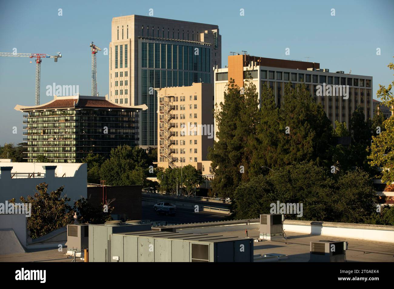 Blick auf die Skyline der Innenstadt von Sacramento, Kalifornien, USA. Stockfoto
