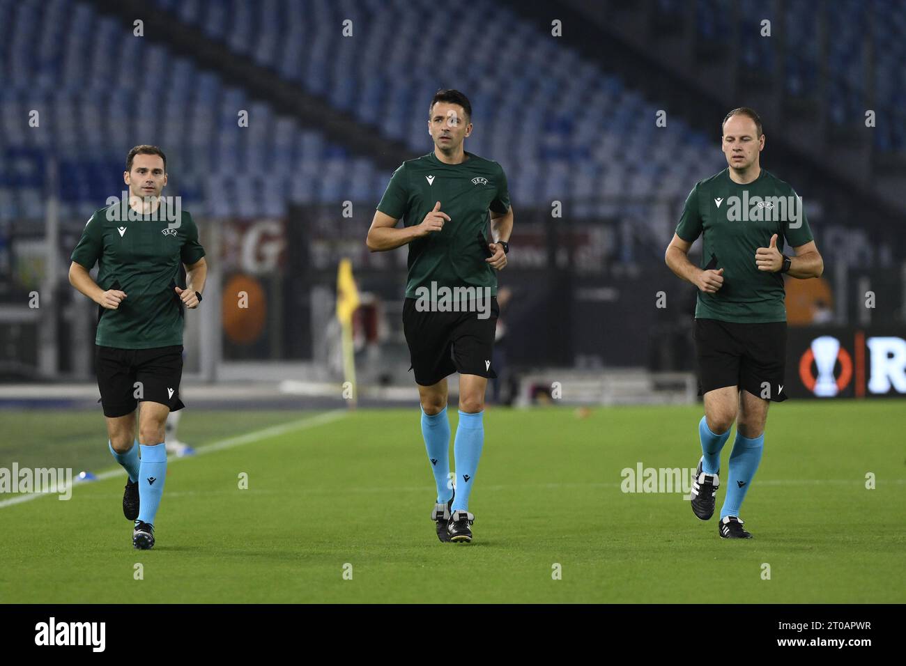 Rom, Italien. Oktober 2023. Schiedsrichter Igor Pajac (CRO) am 2. Spieltag der UEFA Europa League, Gruppe G, zwischen A.S. Roma und Servette F.C. am 5. Oktober 2023 im Olympiastadion in Rom, Italien. Quelle: Unabhängige Fotoagentur/Alamy Live News Stockfoto