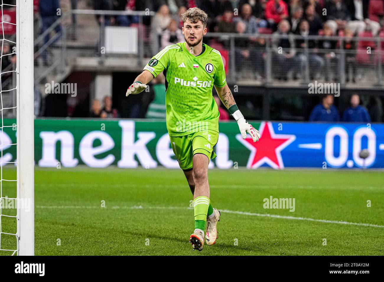 Alkmaar, Niederlande. Oktober 2023. ALKMAAR, NIEDERLANDE - 5. OKTOBER: Kacper Tobiasz von Legia Warszawa während des Gruppenspiels der UEFA Europa Conference League zwischen AZ und Legia Warszawa im AFAS Stadion am 5. Oktober 2023 in Alkmaar, Niederlande. (Foto von Patrick Goosen/Orange Pictures) Credit: Orange Pics BV/Alamy Live News Stockfoto