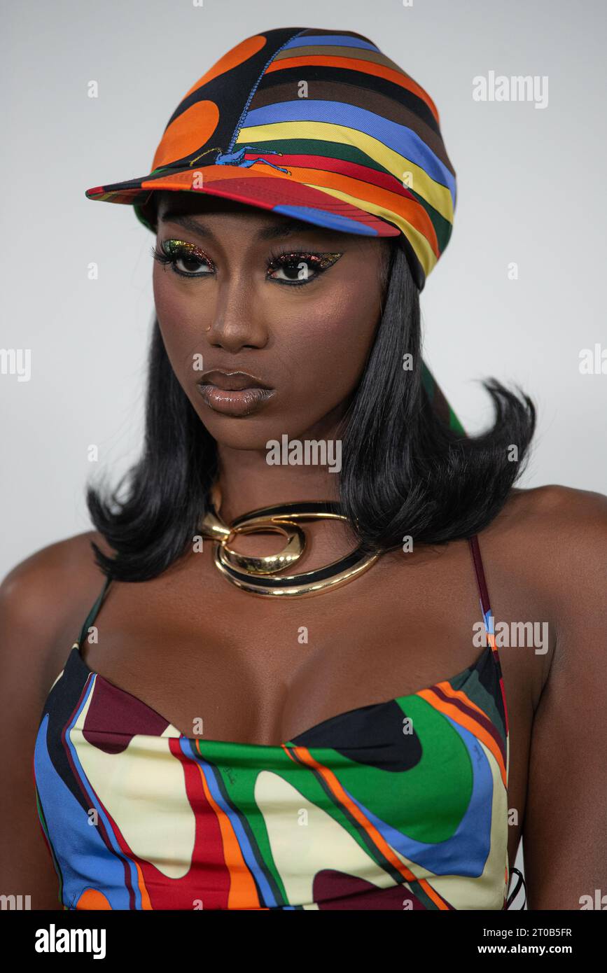 Atlanta, Usa. Oktober 2023. Flo Milli kommt am 3. Oktober 2023 zu den BET Hip Hop Awards im Cobb Energy Performing Arts Center in Atlanta, GA. (Foto: Mike Ware/SIPA USA) Credit: SIPA US/Alamy Live News Stockfoto
