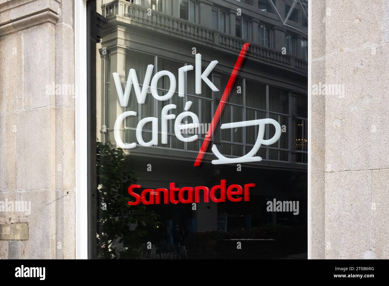 Santander Work Café Branch, Vigo, Spanien Stockfoto