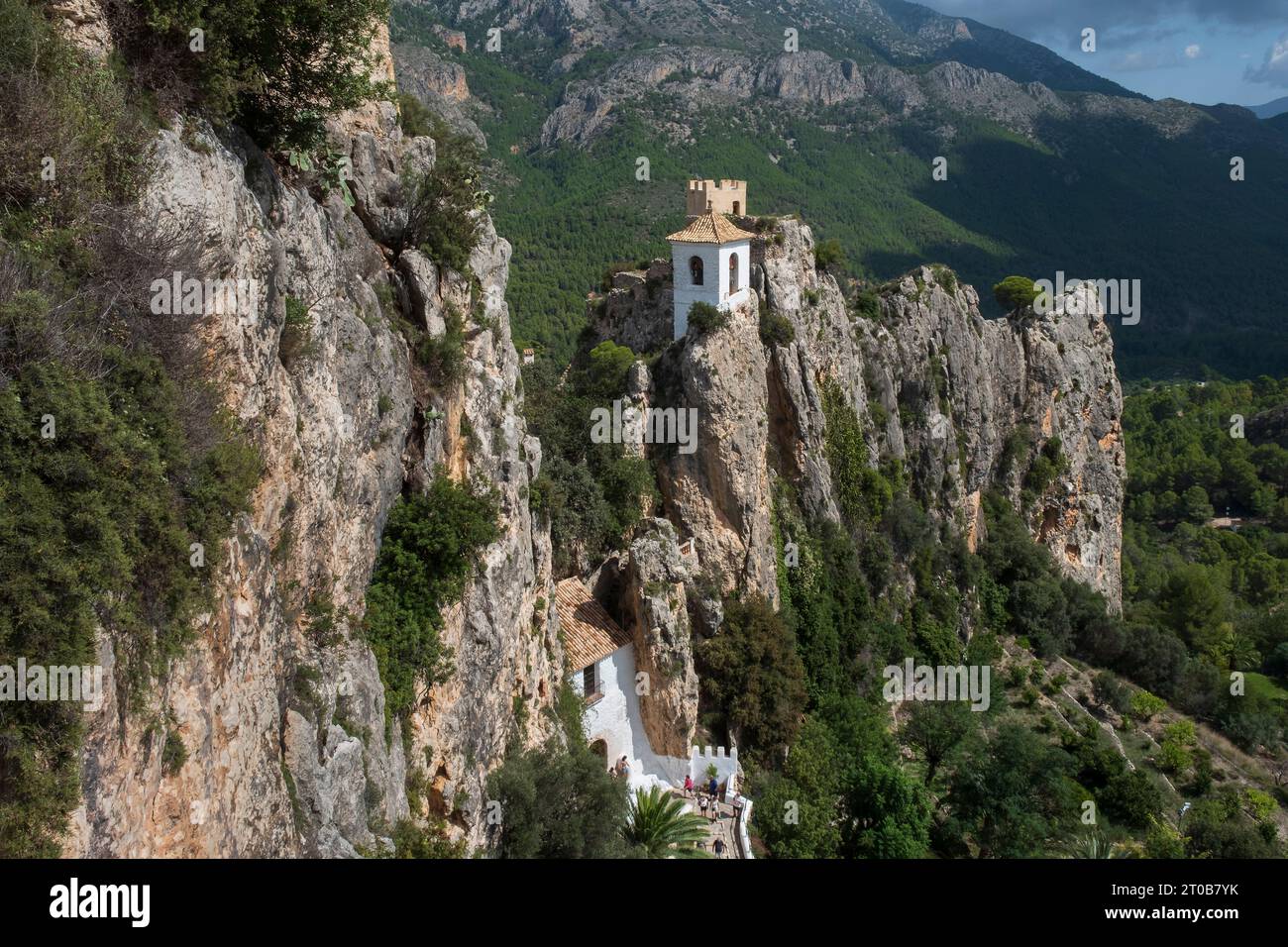 Das Dorf El Castell de Guadalest gilt als das meistbesuchte Dorf in der spanischen Provinz Alicante Stockfoto