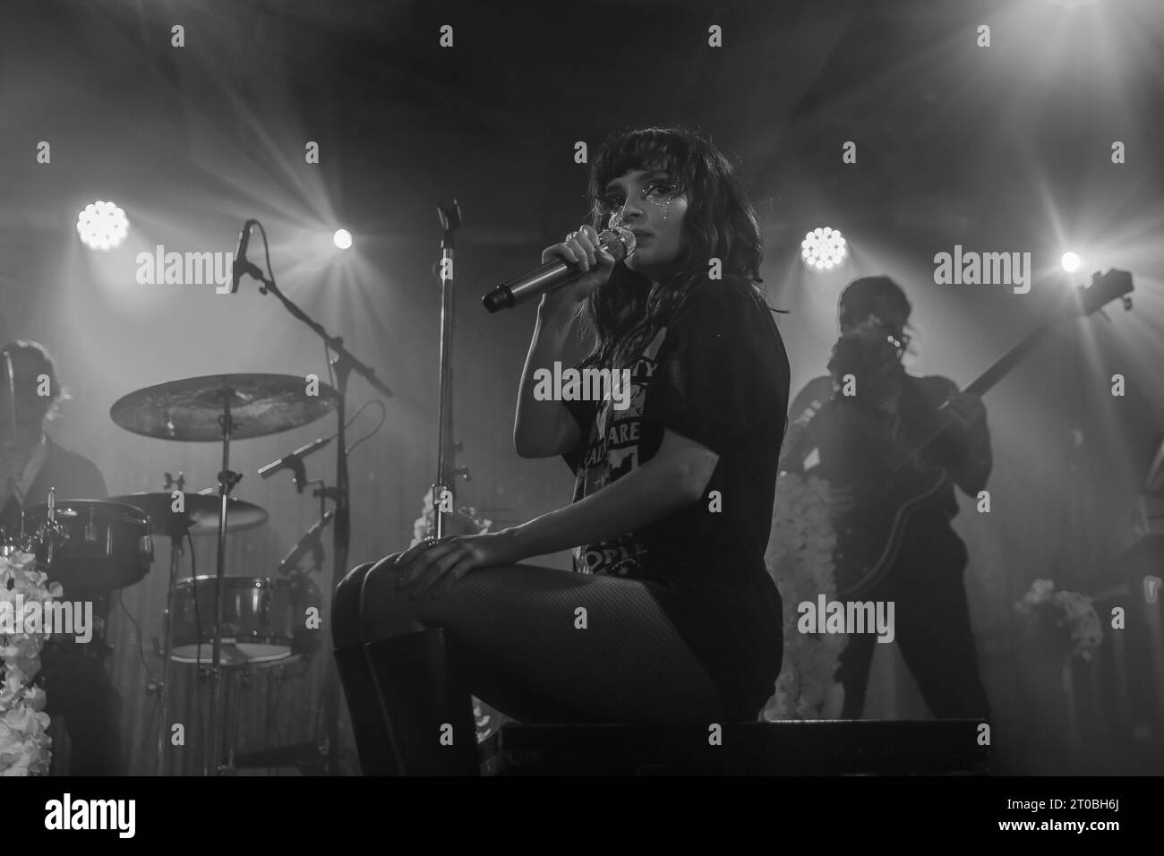 Glasgow, Schottland. Oktober 2023. Lauren Mayberry auf der Bühne während der ersten Show ihrer ersten Solo-Tour. Ihr Debütalbum Are You Awake? Wird diesen Monat veröffentlicht. Stockfoto