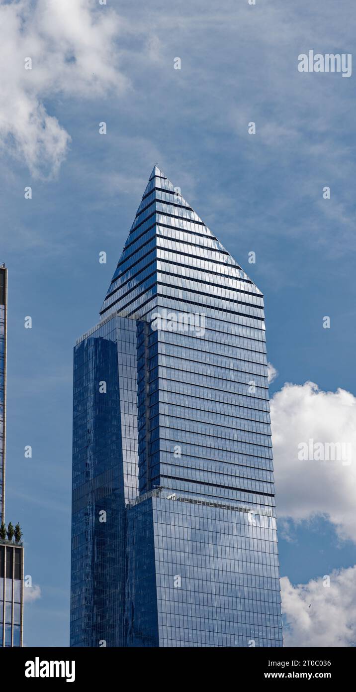 10 Hudson Yards, erster fertiggestellter Büroturm in Hudson Yards, Verbindung zu 10 Hudson Yards über die Geschäfte und Restaurants in Hudson Yards, 20 Hudson Yards. Stockfoto