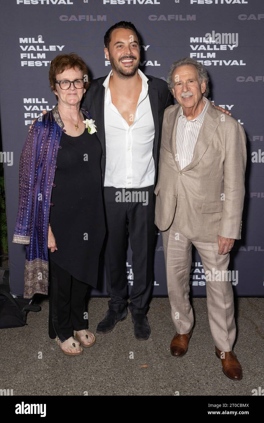 Mill Valley, USA. Oktober 2023. Zoe Elton, Jack Huston und Mark Fishkin kommen am 5. Oktober 2023 zur Premiere von „Day of the Fight“ des Mill Valley Film Festivals 2023 im Outdoor Art Club in Mill Valley, Kalifornien. Foto: Picture Happy Photos/imageSPACE für MVFF Credit: Imagespace/Alamy Live News Stockfoto