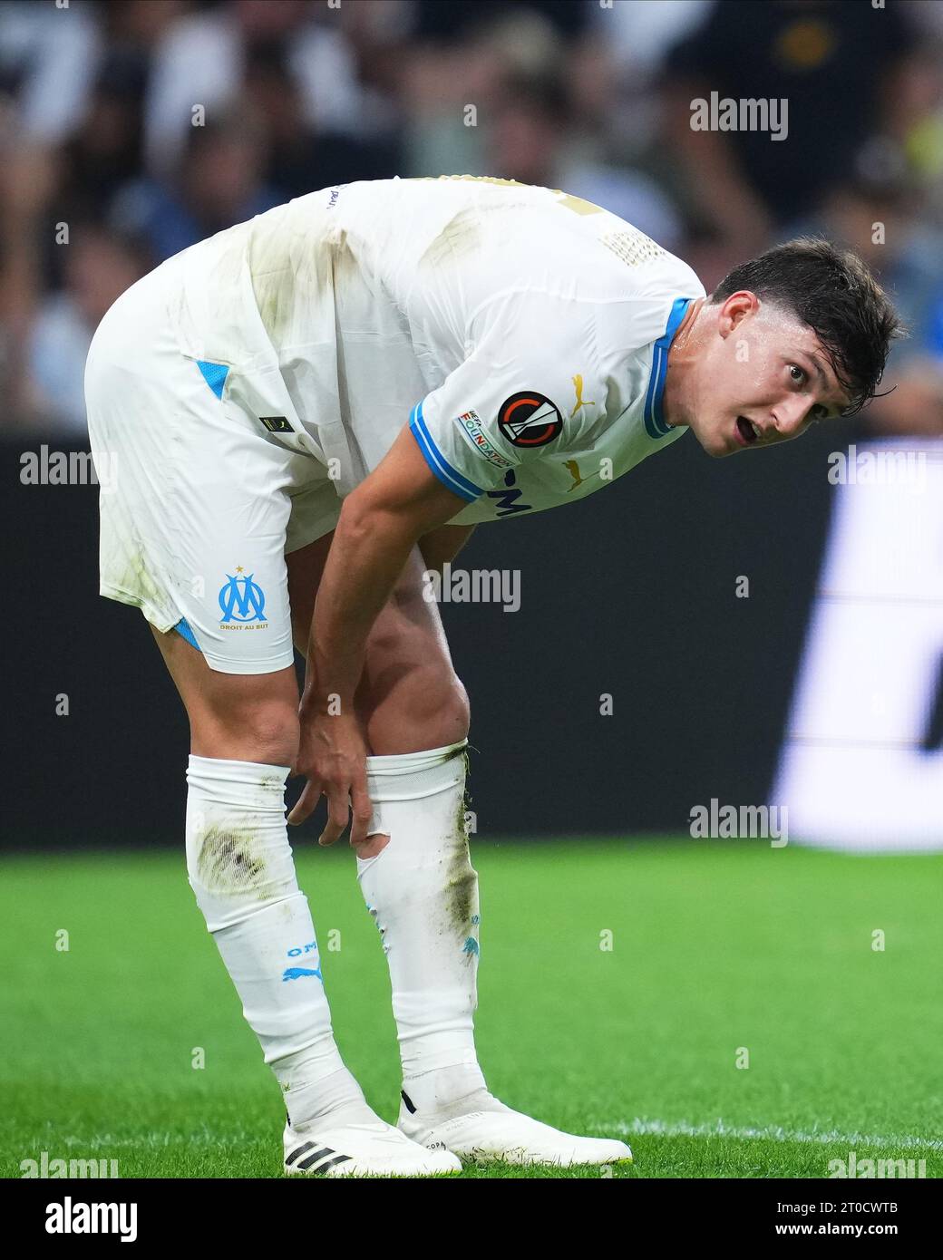 Marseille, Marseille. Oktober 2023. Leonardo Balerdi von Olympique Marseille während des Spiels der UEFA Europa League zwischen Olympique Marseille und Brighton Hove Albion, Gruppe B, Datum 2, spielte am 5. Oktober 2023 im Stade Velodrome in Marseille. (Foto: Bagu Blanco/PRESSINPHOTO) Credit: PRESSINPHOTO SPORTS AGENCY/Alamy Live News Stockfoto