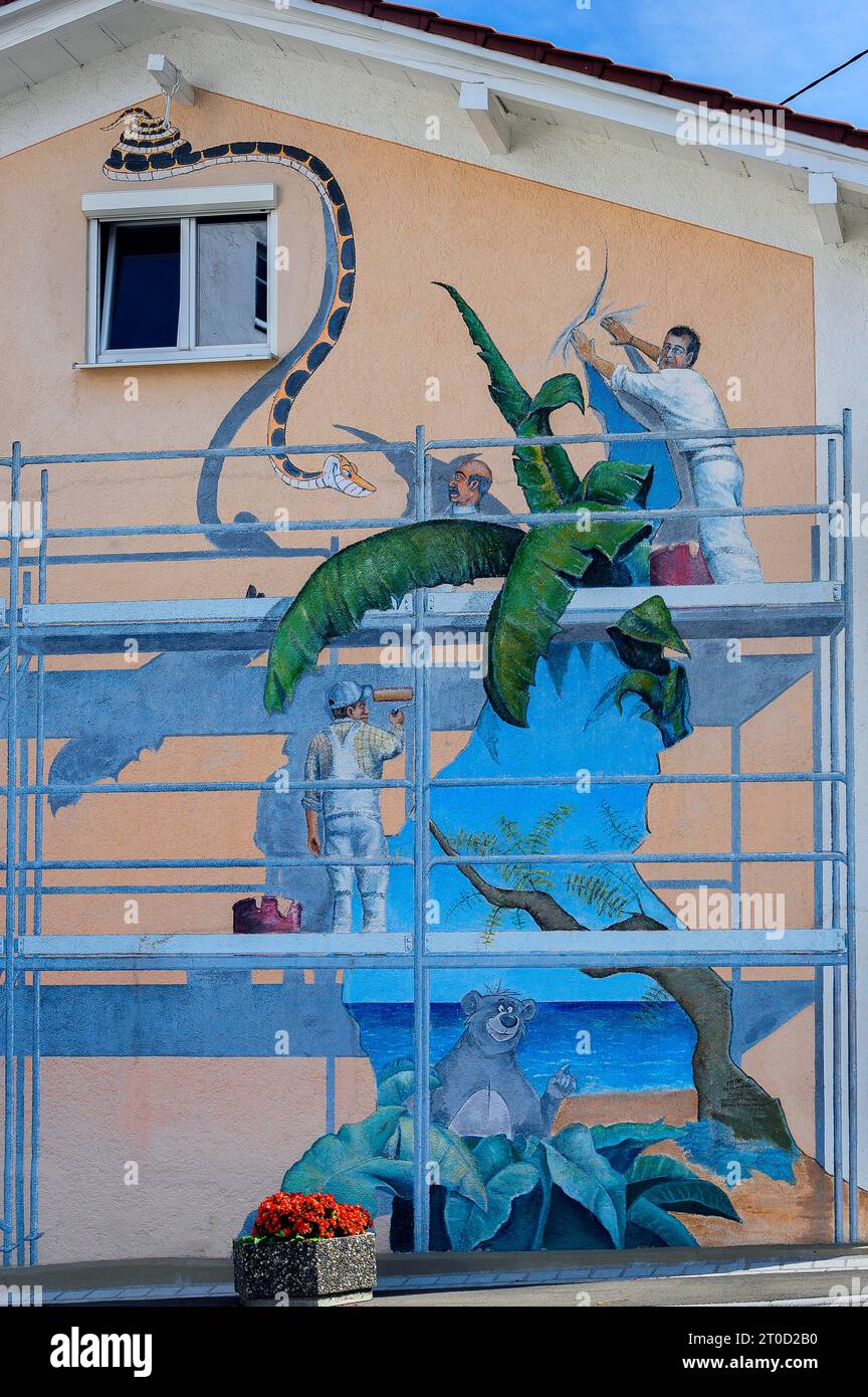 Graffiti, Malerei auf Hausfassade, Bad Groenenbach, Bayern, Deutschland Stockfoto