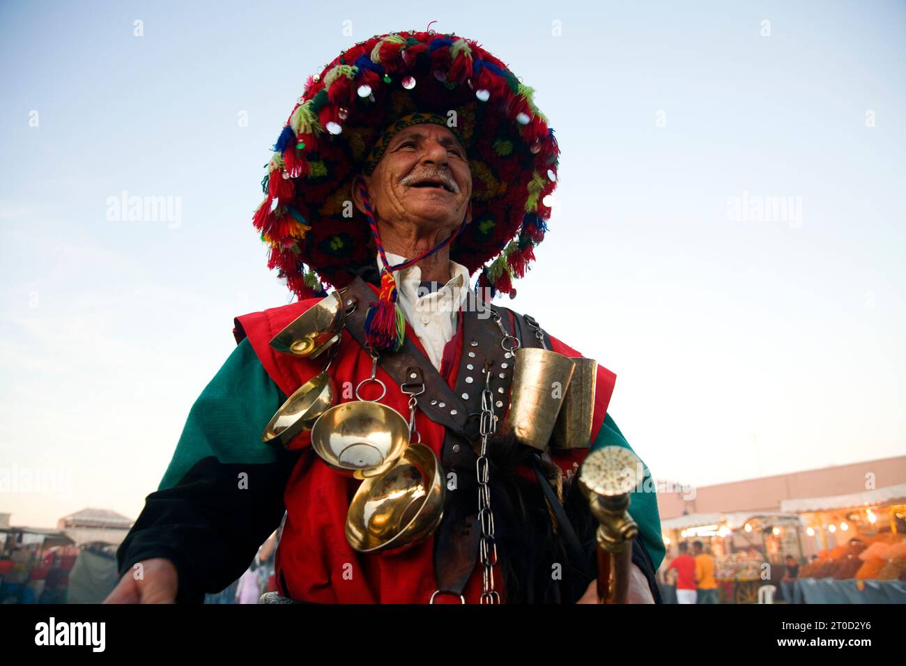 Traditioneller Wasserverkäufer. Marrakesch, Marokko. Stockfoto