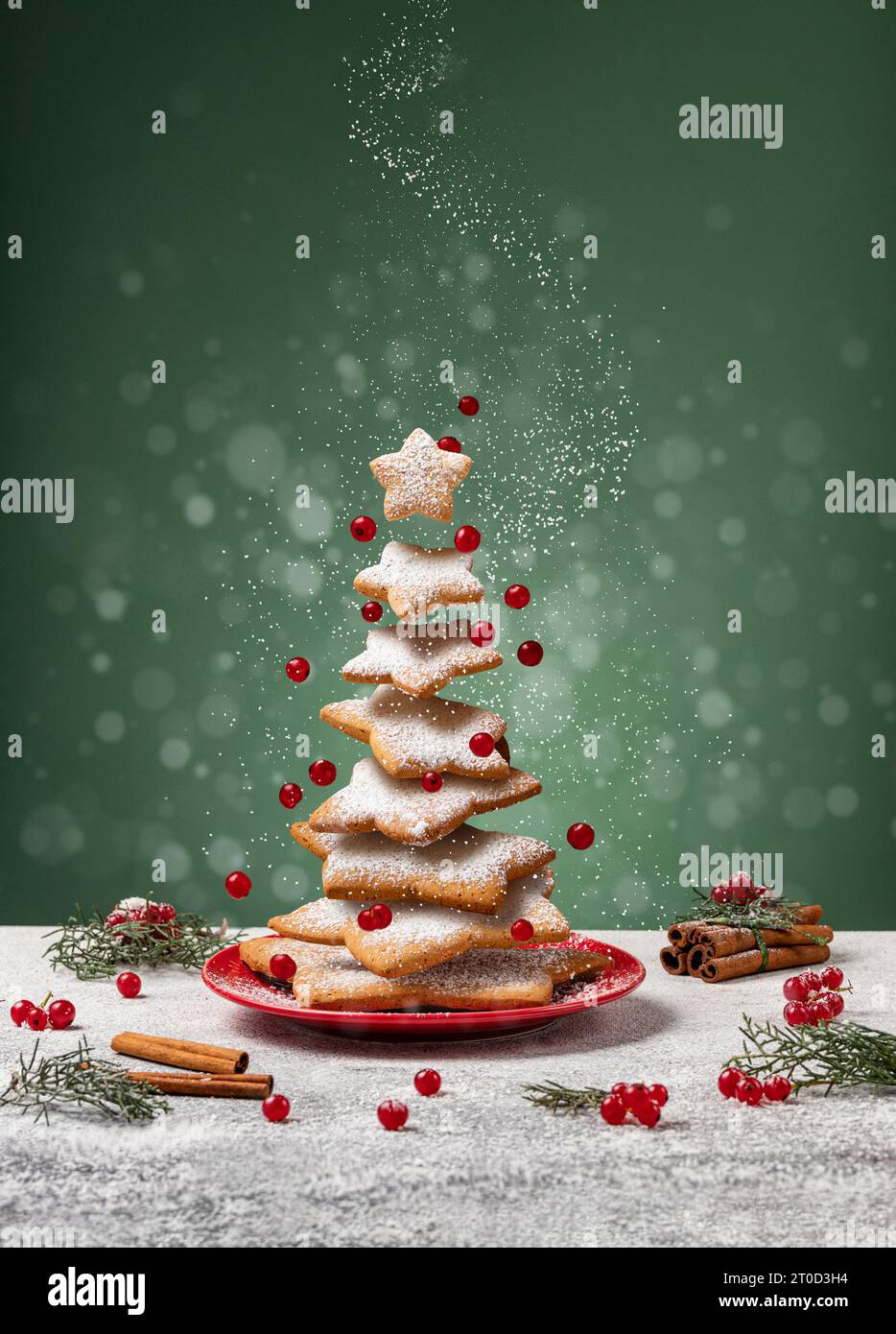 Decken Sie die Neujahrsrezepte ab. Poster mit Lebkuchen-weihnachtsbaum Stockfoto