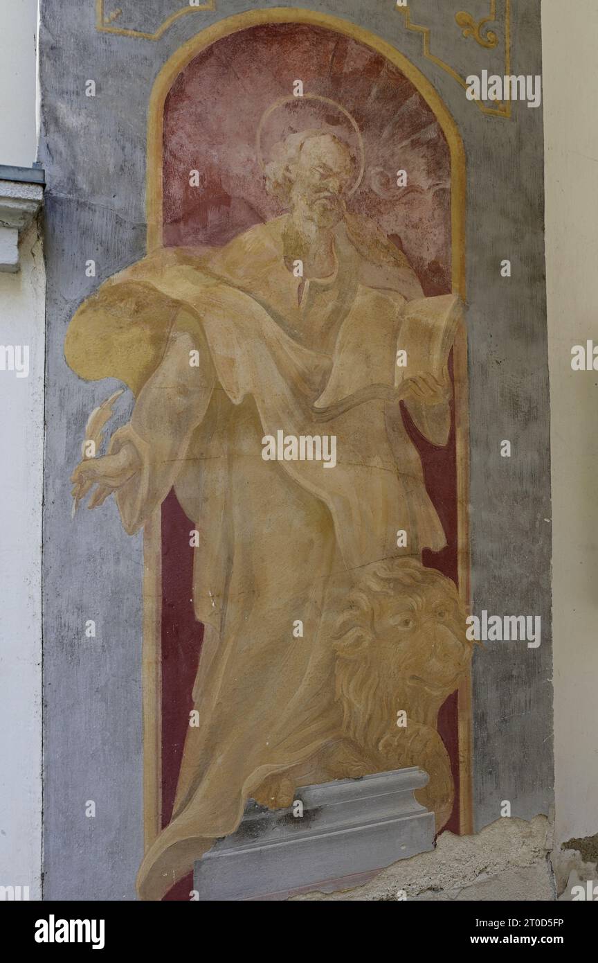 Dürnstein, Niederösterreich, Österreich. Religiöse Malerei am Eingang zum Kloster Dürnstein Stockfoto