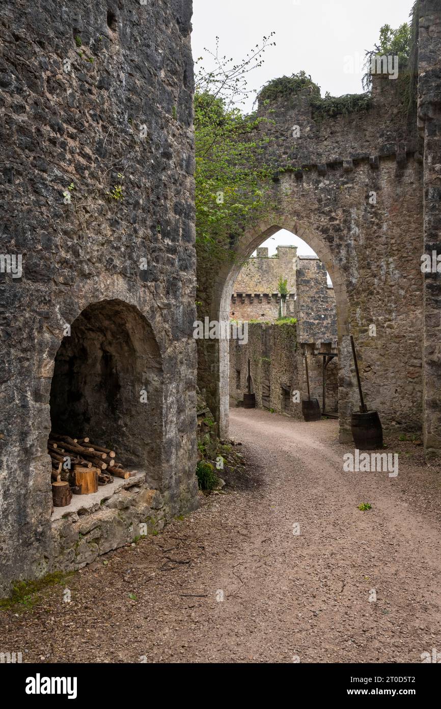 Gwrych Castle, Abergele, Nordwales. Ein Landhaus aus dem 19. Jahrhundert, das restauriert und für die Öffentlichkeit zugänglich ist. Stockfoto
