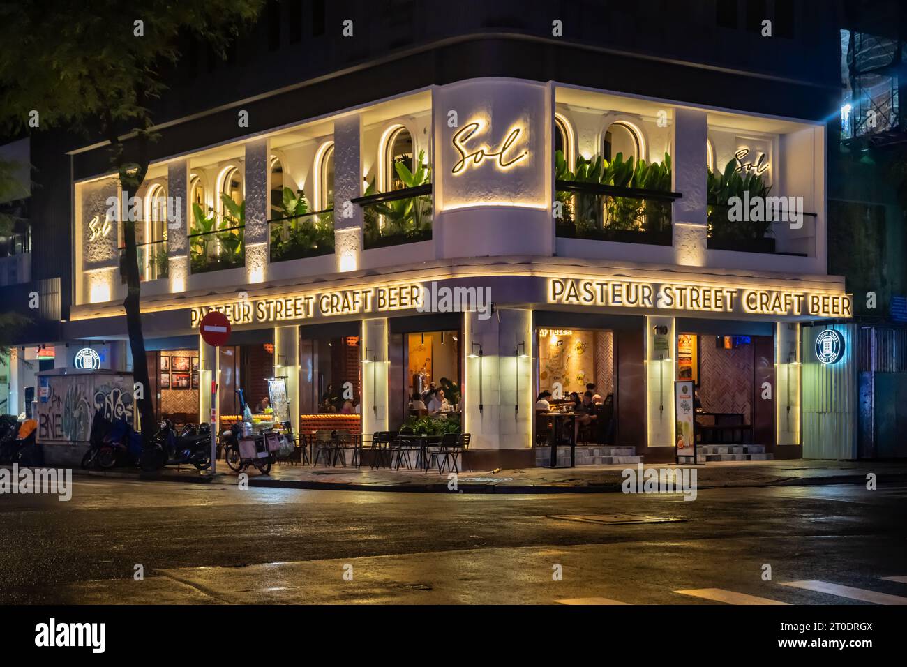 Pasteur Street Brewing, Ly Tu Trong at Night, Ho Chi Minh City, Vietnam Stockfoto