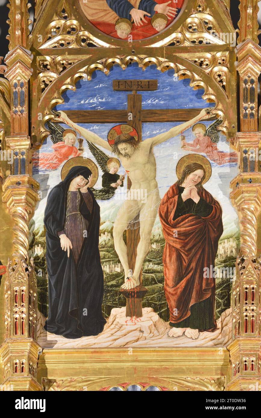 Belforte del Chienti (Italien, Marken - Provinz Macerata), Kirche Sant'Eustachio. Giovanni Boccati, Polyptychon, 15. Jahrhundert. (Zentrales Detail oberer Ordnung, Kreuzigung mit der Jungfrau und Maria Magdalena), 1468 Stockfoto