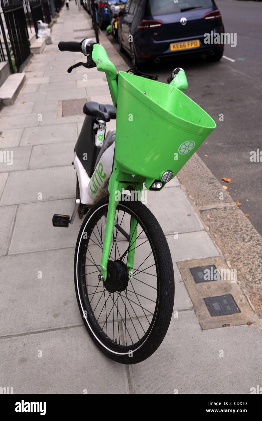 Lime e e-Bike Bike Sharing System Sydney Street Chelsea London England Stockfoto