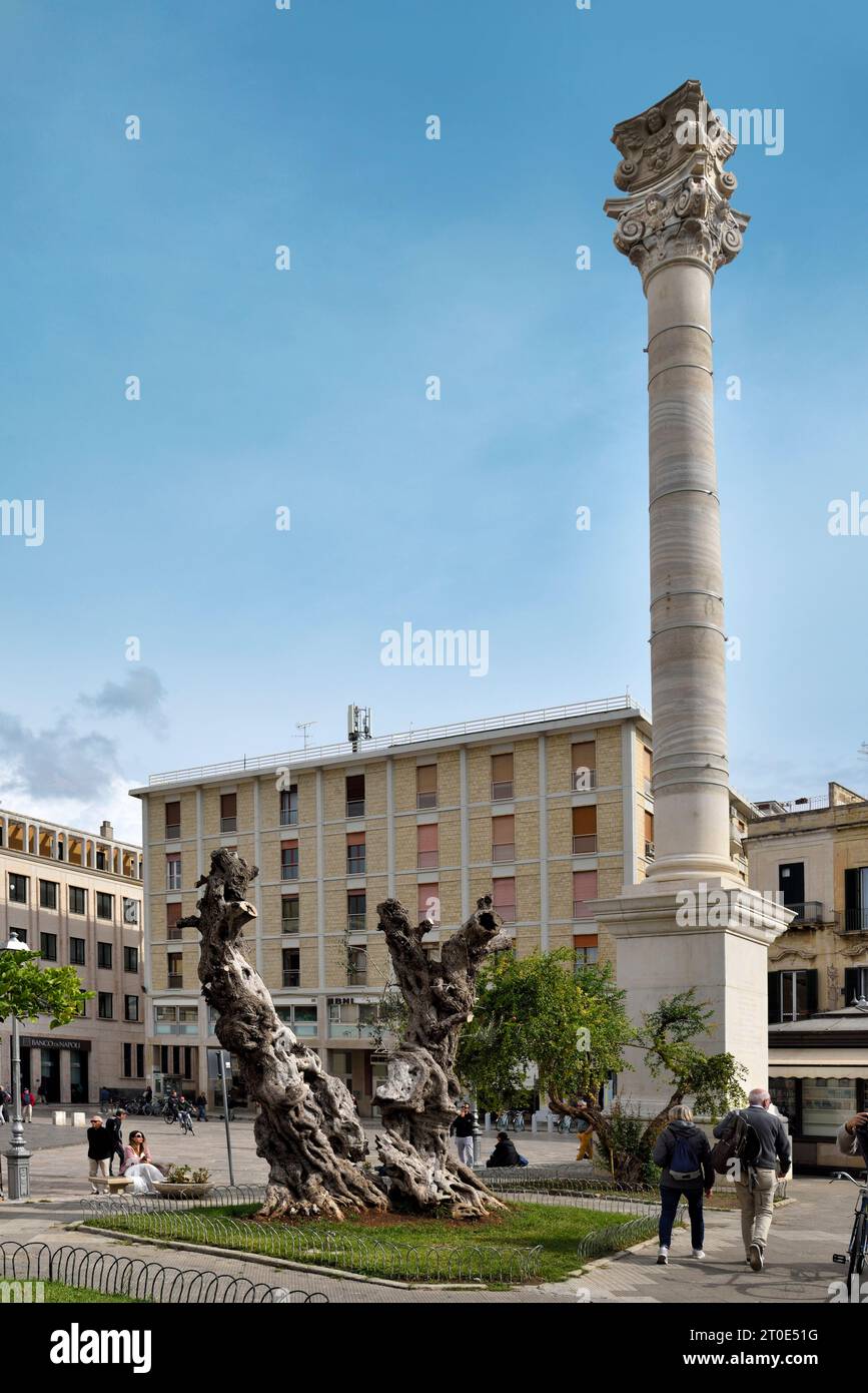 Lecce (Italien, Apulien, Provinz Lecce) Platz Sant'Oronzo, Säule Sant'Oronzo Stockfoto