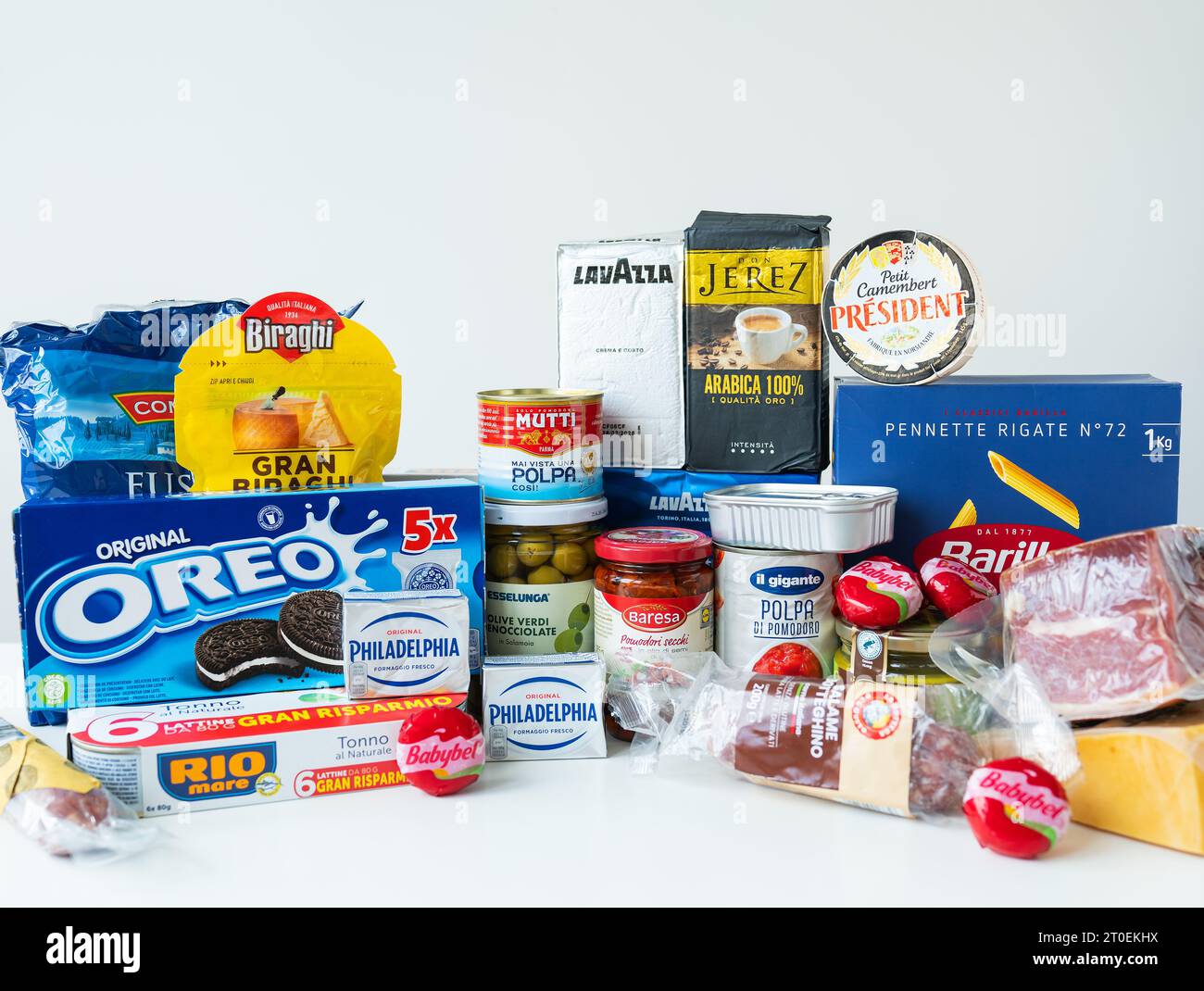 Melbourne, Australien – 07. September 2023: Kunden können aus verschiedenen beliebten Produkten wählen Stockfoto