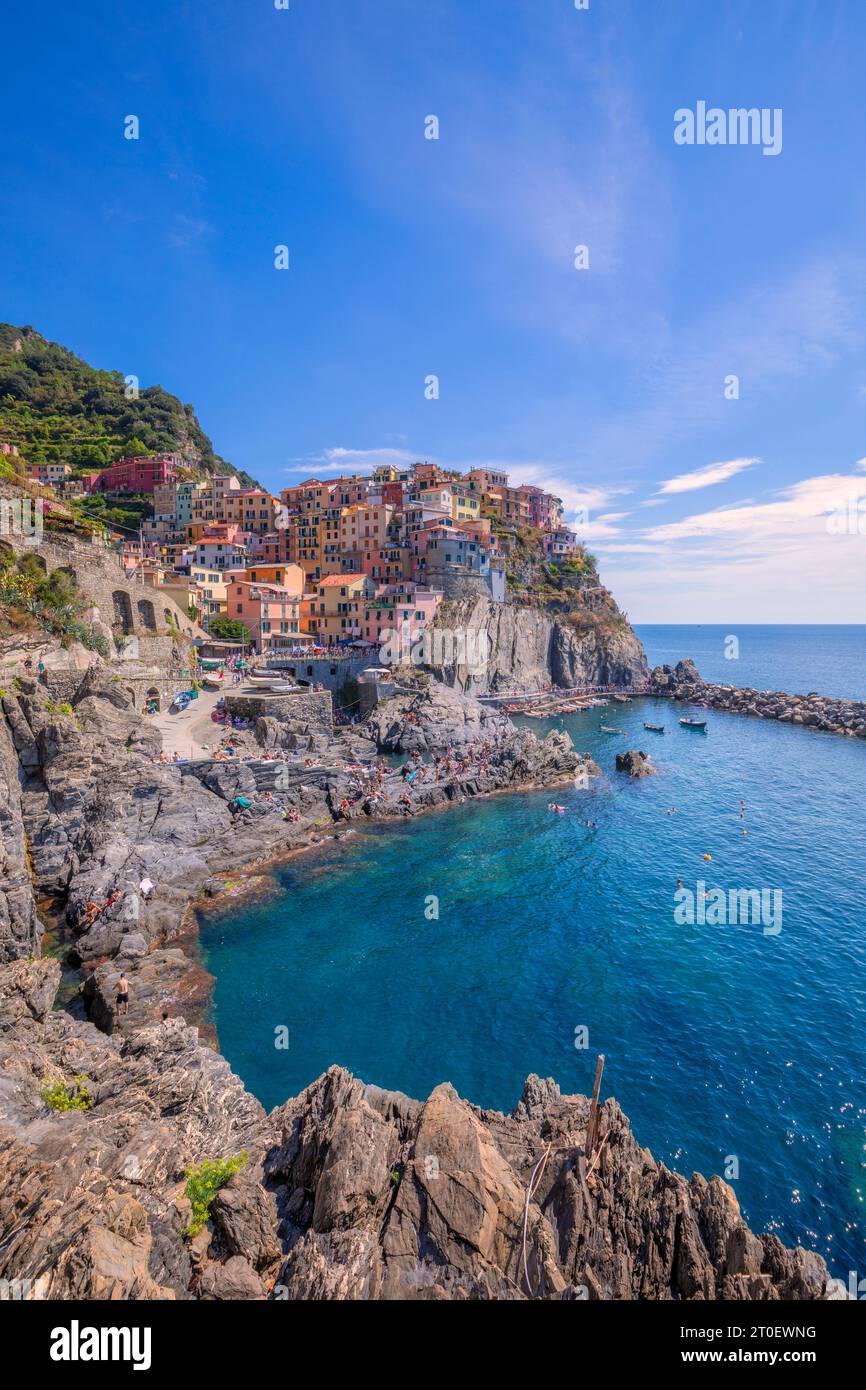 Italien, Ligurien, Provinz La Spezia, Manarola, kleines Küstendorf entlang der Cinque Terre Stockfoto