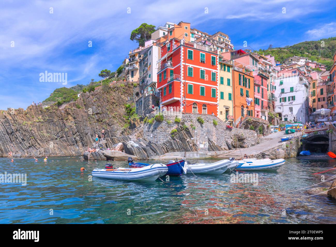 Italien, Ligurien, Provinz La Spezia, Riomaggiore, kleines Küstendorf entlang der Cinque Terre Stockfoto