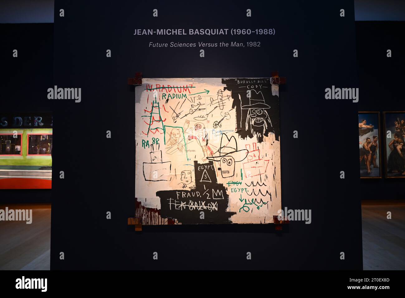 Jean-Michel Basquiats Gemälde führten auch 20/21 2023 weiterhin zu Christies Verkäufen in London, New York und Hongkong. In dieser Staffel wird Future Sciences versus the man (1982, Schätzung: £ 9.000.000-12.000.000), ein herausragendes Werk aus seiner gefeierten Serie von „Stretcher“-Gemälden, am 13. Oktober den 20./21. Jahrhundert: London Evening Sale leiten. Von Paula Regos theatralischer Komposition bis hin zur dichter Abstraktion von Pam Evelyns Werk ist die kreative Wirkung und das Vermächtnis britischer Pionierkünstler im 20./21. Jahrhundert in London Evening Sale vertreten. Stockfoto