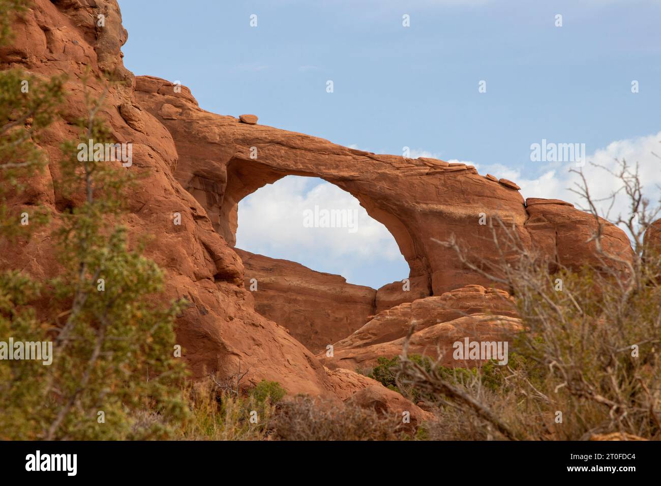 Skyline Arch im Arches National Park, Utah Stockfoto