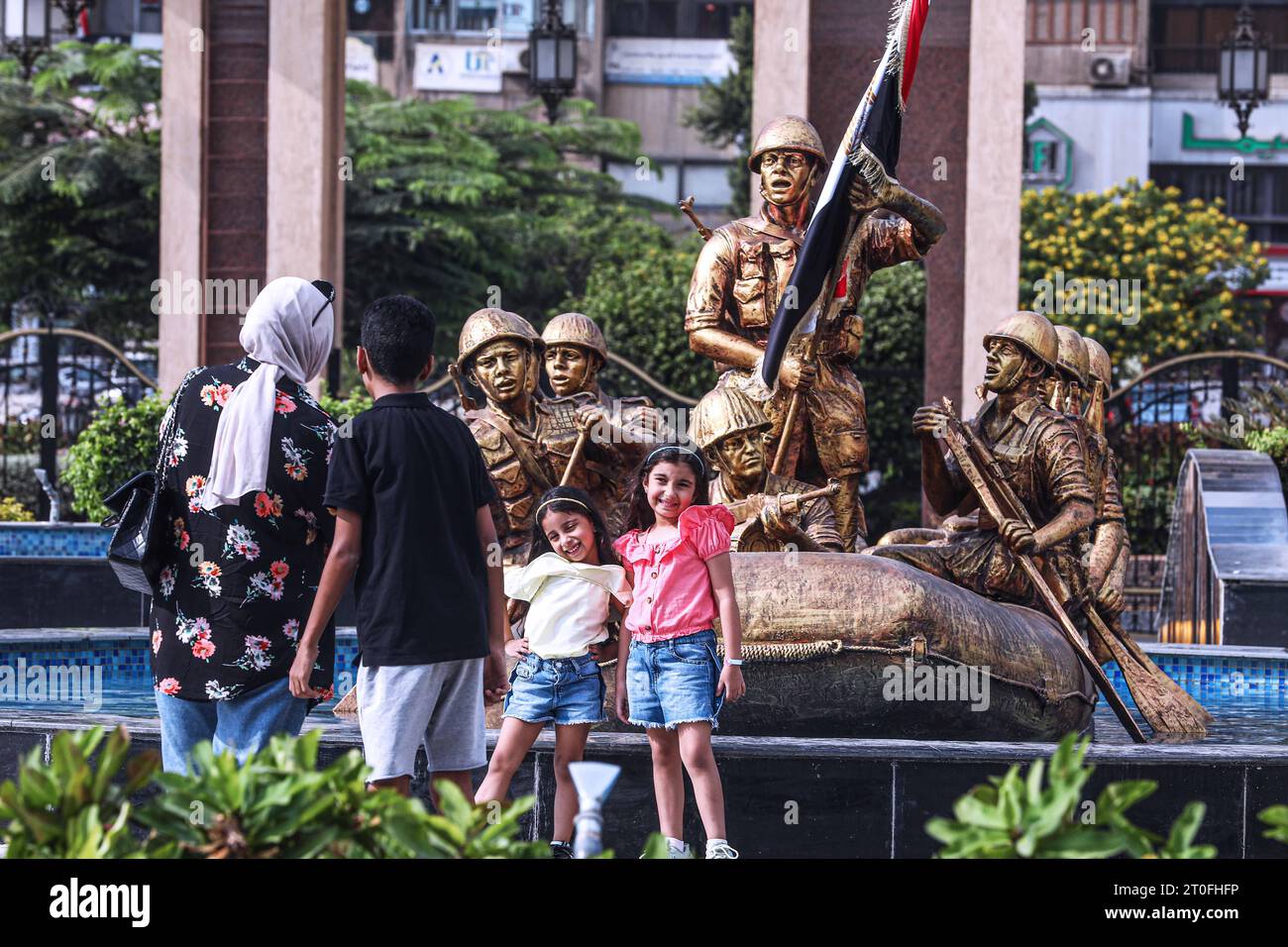 Kairo, Ägypten. Oktober 2023. Am 6. Oktober 2023 besuchen die Menschen das Panorama-Museum zum 50. Jahrestag des Oktoberkrieges, auch bekannt als der arabisch-israelische Krieg von 1973, in Kairo, Ägypten. Quelle: Ahmed Gomaa/Xinhua/Alamy Live News Stockfoto