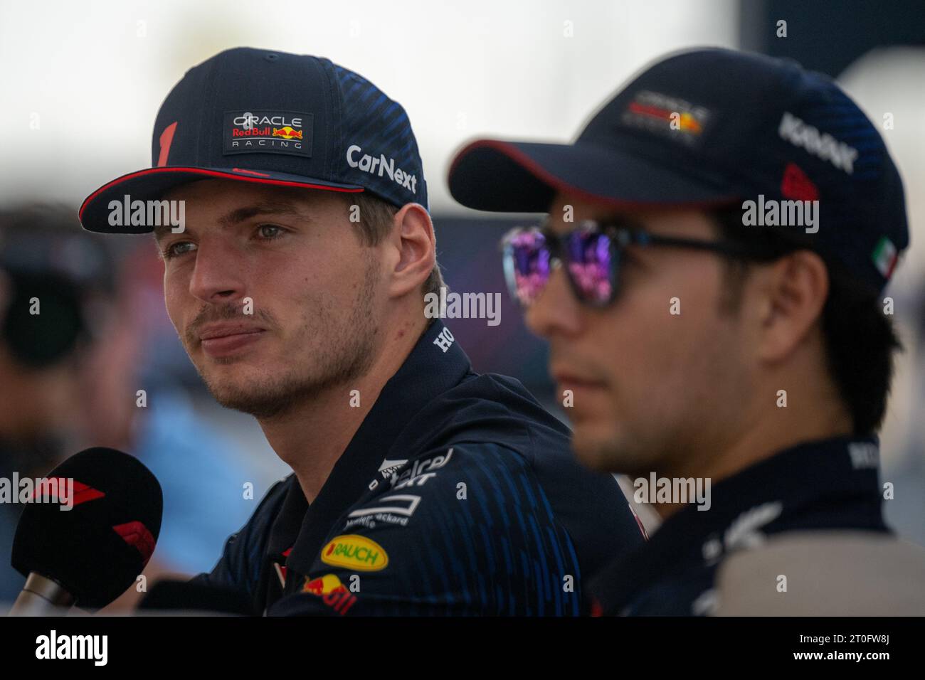 DOHA, KATAR, 6. OCT 2023 MAX VERSTAPPEN (NLD) Red Bull Racing UND SERGIO PEREZ (MEX). AHMAD AL-SHEHAB/Alamy Live News. AHMAD AL-SHEHAB/Alamy Live News Stockfoto