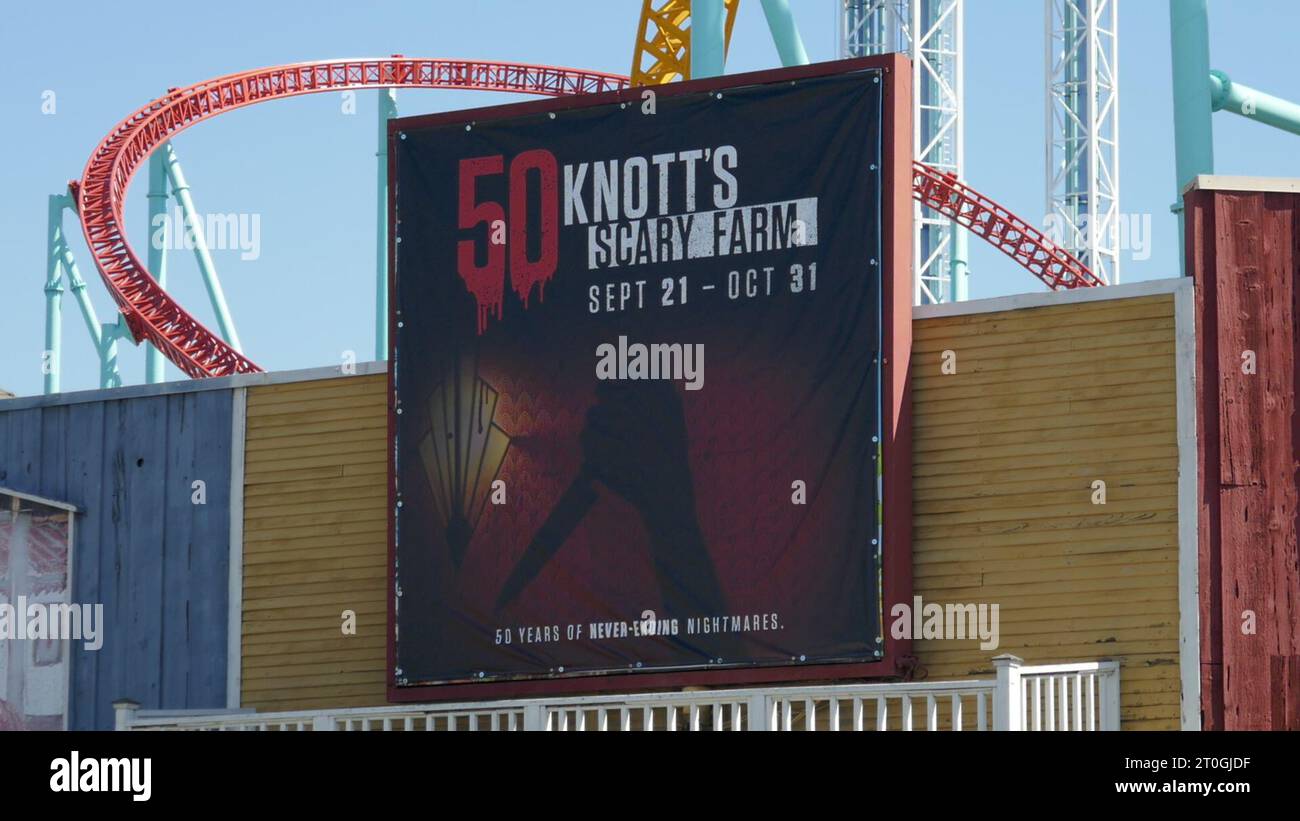 Buena Park, Kalifornien, USA 4. Oktober 2023 KnottÕs Scary Farm Halloween Haunt 50. Jahrestag auf der KnottÕs Berry Farm am 4. Oktober 2023 in Buena Park, Kalifornien, USA. Foto: Barry King/Alamy Stock Photo Stockfoto