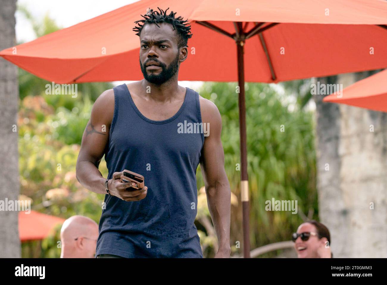 WILLIAM JACKSON HARPER IN THE RESORT (2022), REGIE FÜHRTE ARIEL KLEIMAN, BEN SINCLAIR, DANIEL GARCIA UND RANIA ATTIEH. Beschreibung: Universal Content Productions / Album Stockfoto