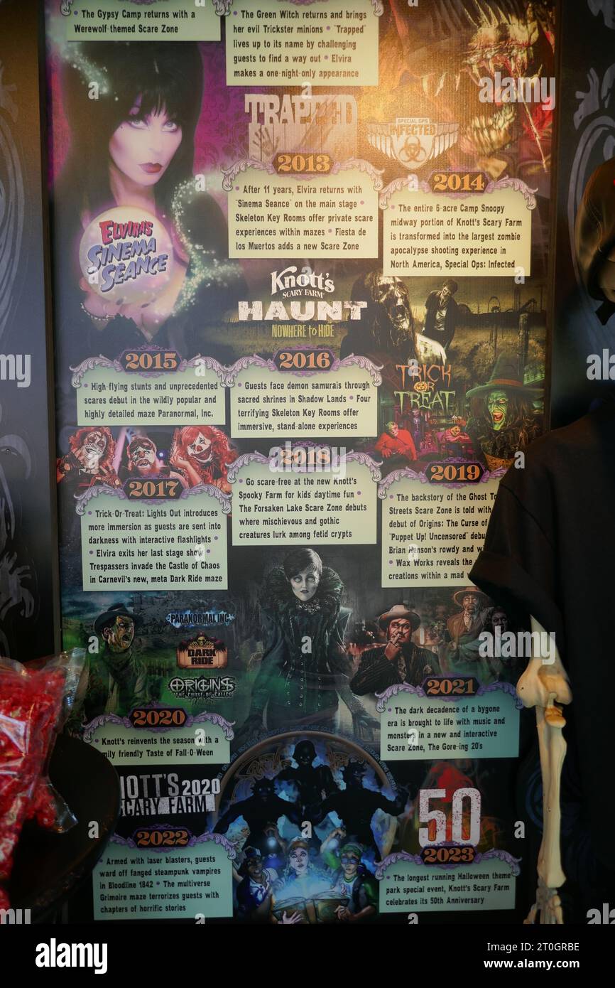 Buena Park, Kalifornien, USA 4. Oktober 2023 KnottÕs Scary Farm Halloween Haunt 50. Jahrestag auf der KnottÕs Berry Farm am 4. Oktober 2023 in Buena Park, Kalifornien, USA. Foto: Barry King/Alamy Stock Photo Stockfoto