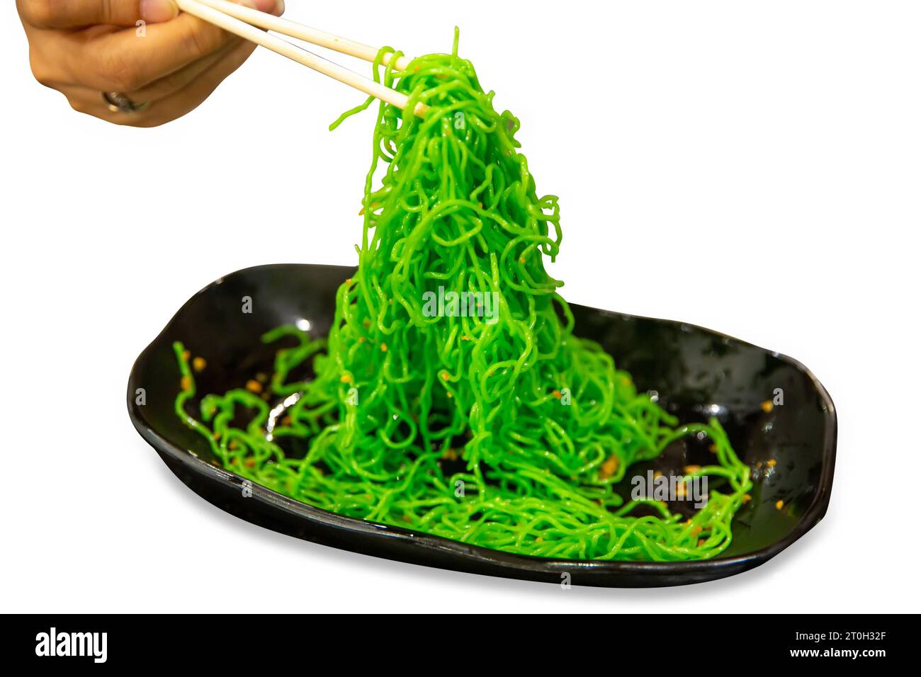 Draufsicht der Dry Jade Nudel mit Essstäbchen, Fokus selektiv Stockfoto